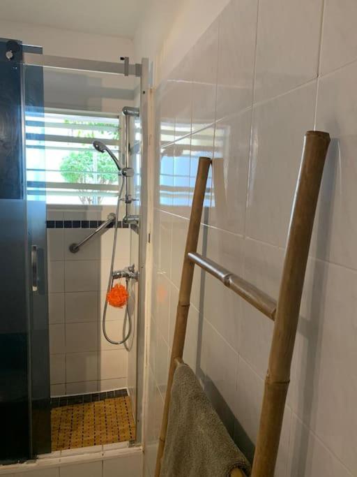 Petit Prix Et Grand Confort A Saint Gilles Les Bains 외부 사진